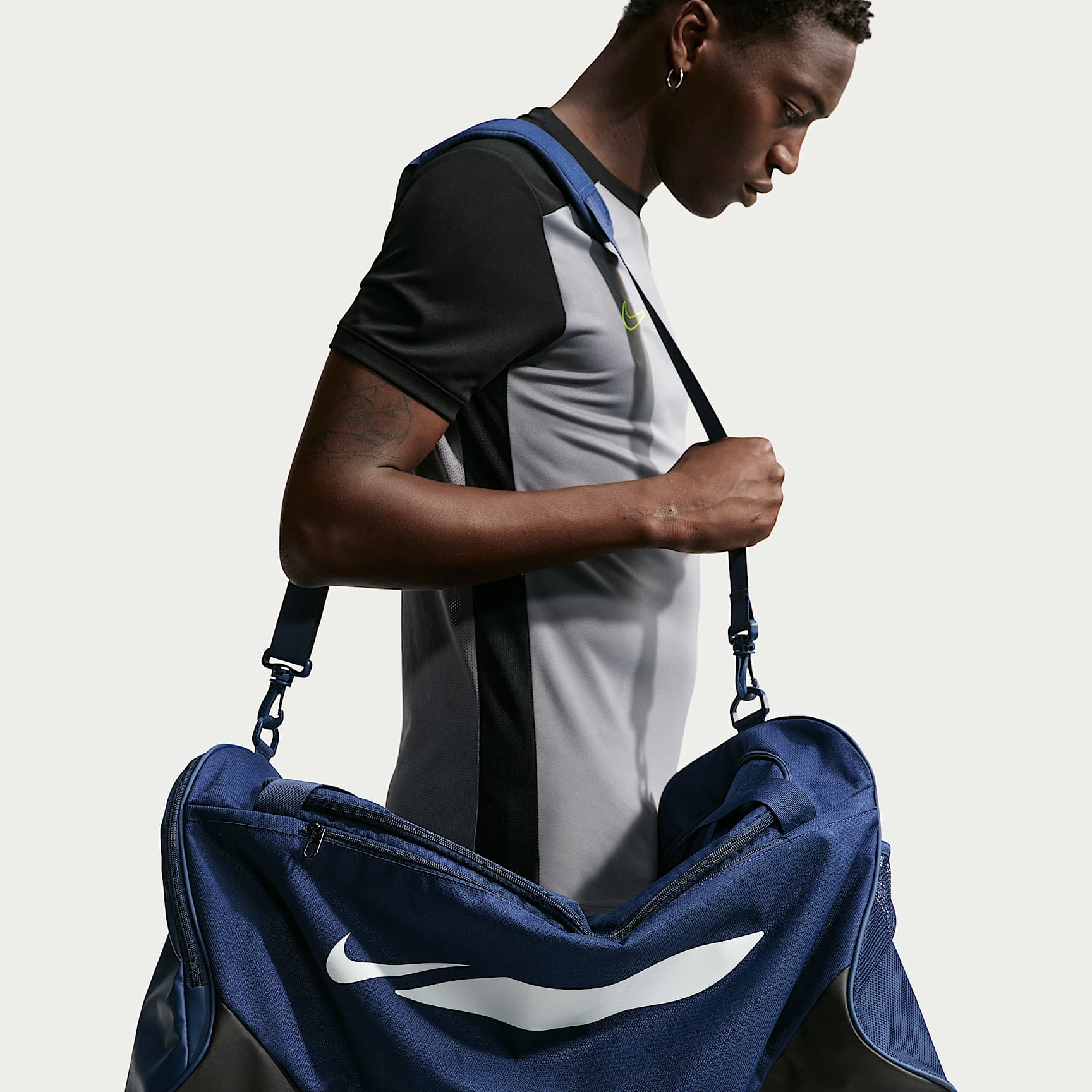 Nike Academy Footba Duffel Bag (Large, 95L). Nike LU